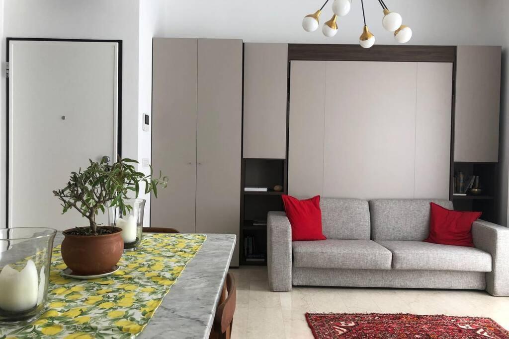 Ampio Ed Incantevole Monolocale A Citylife 米兰 外观 照片
